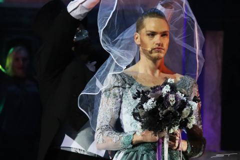 Mamma Mia costume rental