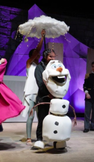 Olaf with flurry Frozen Sven 