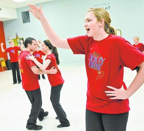 Dare to Dream Theatre students rehearse for the Festival.